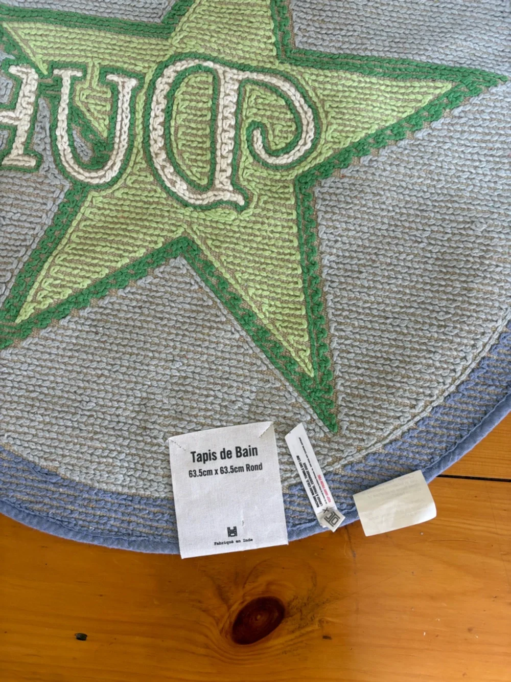 NWT Urban Outfitters Duh Star Round Plush Tufted Bath Mat
